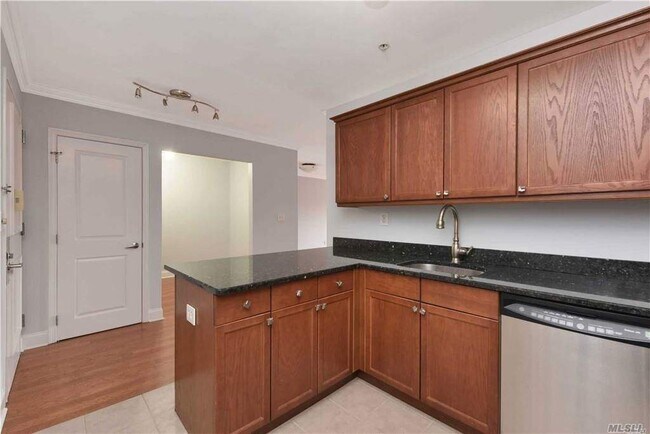 Building Photo - 130 Post Ave