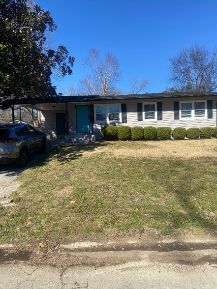 Building Photo - 2455 Rosen Ave