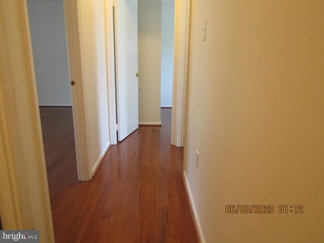 Building Photo - 4158 Hamlin Ct
