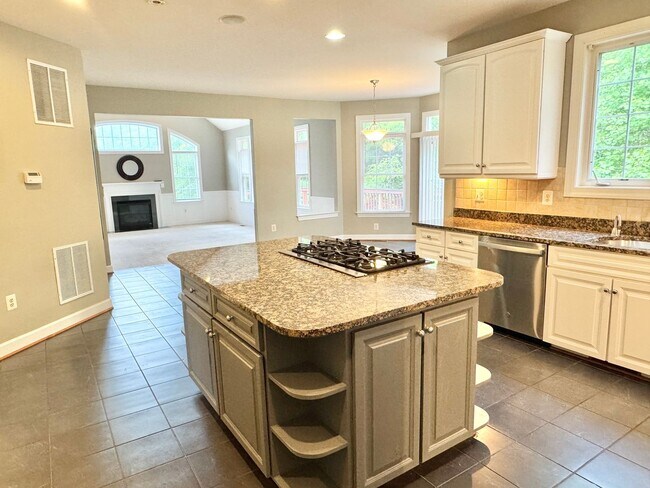 Building Photo - GORGEOUS FORMER MODEL HOME - MINUTES TO QUANTICO