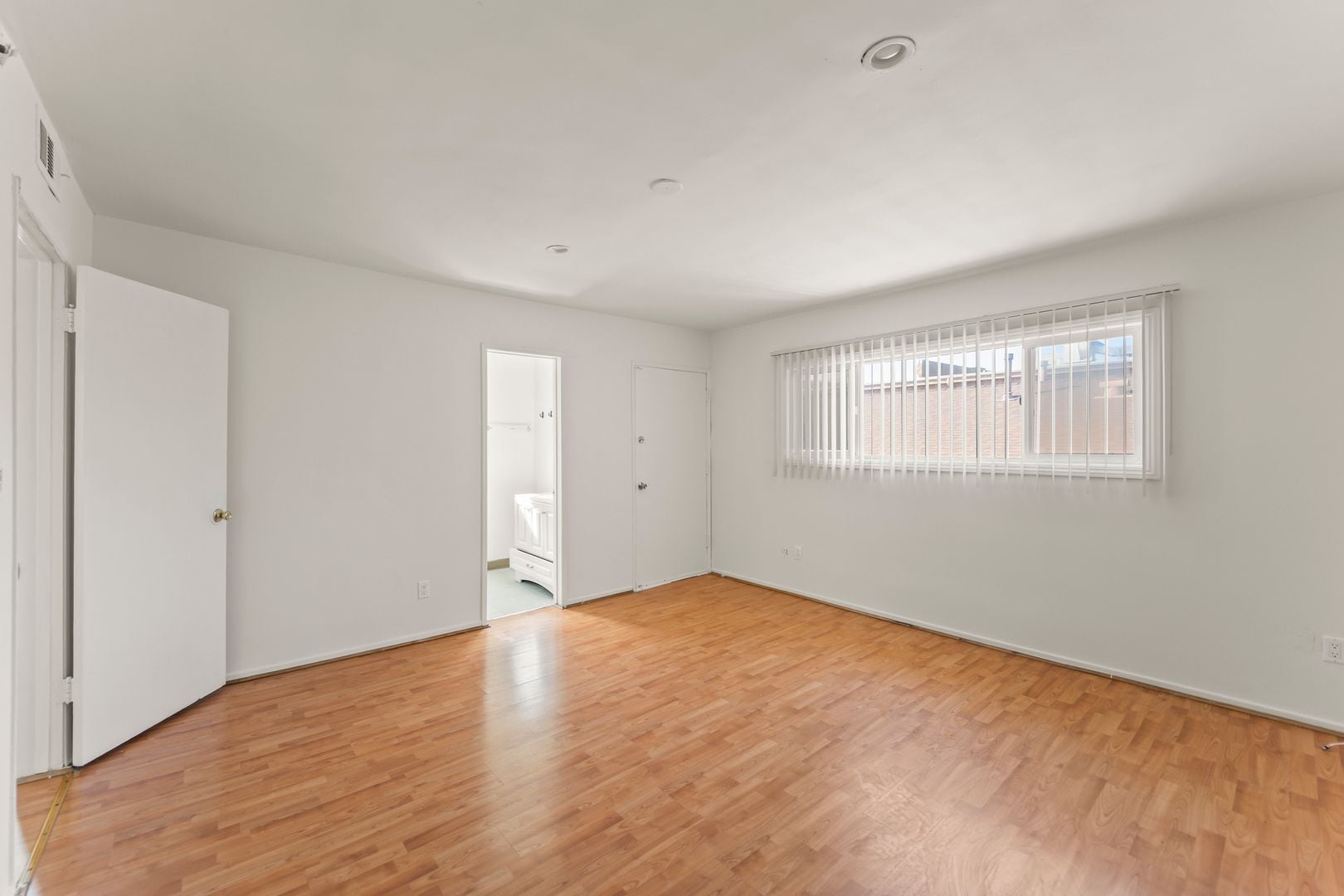 Building Photo - 5738 Woodman Ave