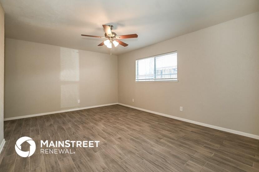 Building Photo - 450 Thistle Dr