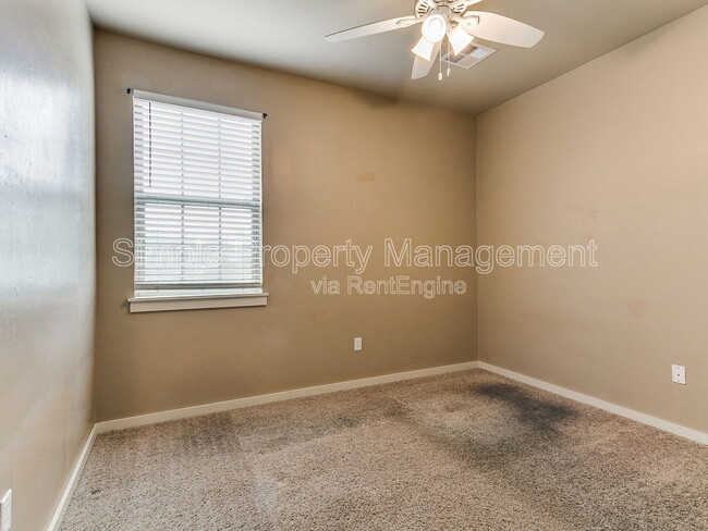 Building Photo - 2874 Muzzy St