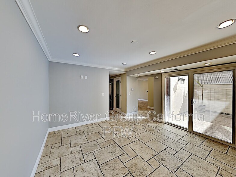 Building Photo - 2030 Kingsbridge Way