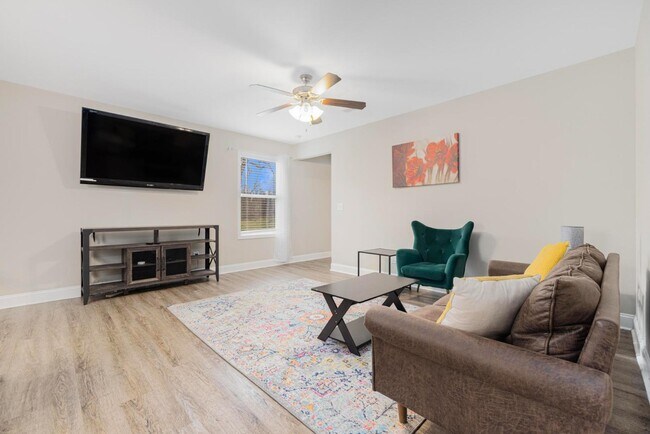 Building Photo - 2927 Watauga Rd