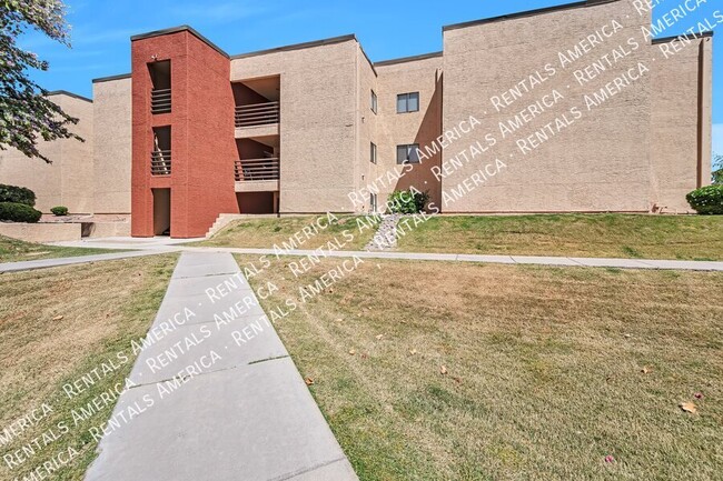 Primary Photo - 1340 N Recker Rd