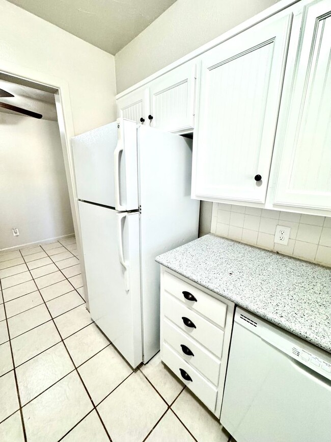 Building Photo - 3221 33rd St