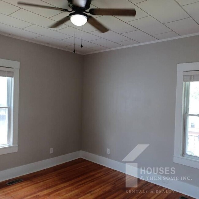 Building Photo - 109 Fleming Ave