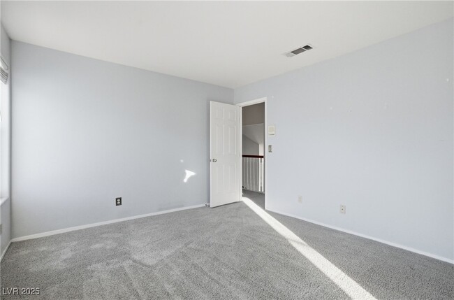 Building Photo - 2001 Madagascar Ln