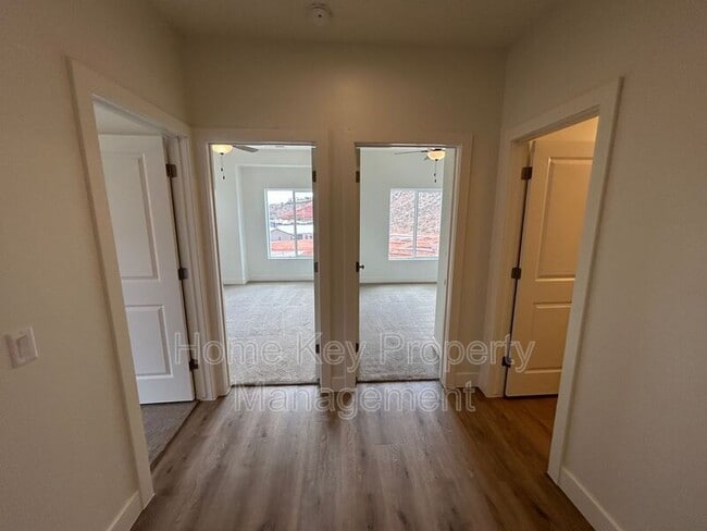 Building Photo - 1549 Mead Ln