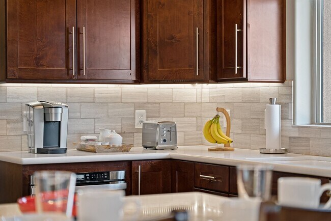 Building Photo - 595 Coffee Pot Dr