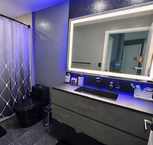 Building Photo - 1900 N Bayshore Dr