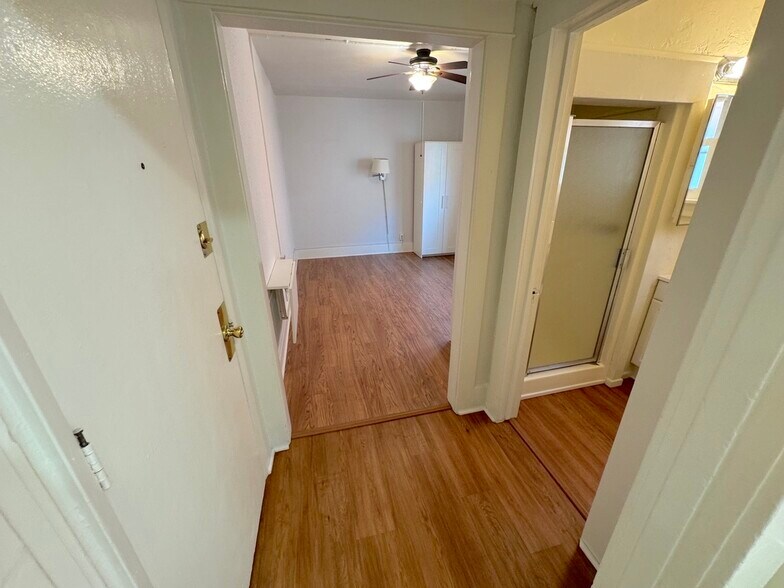 Building Photo - 40 Brooks Ave