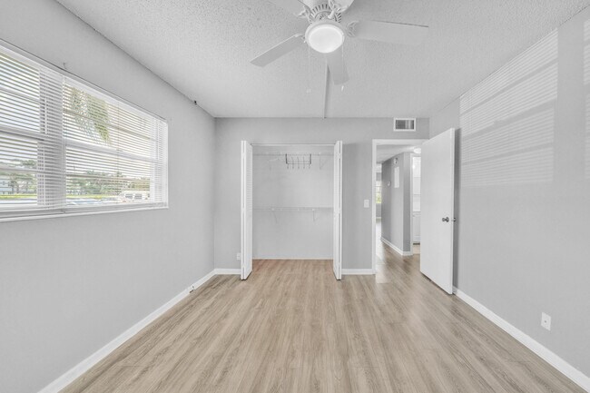 Building Photo - 308 Fanshaw H