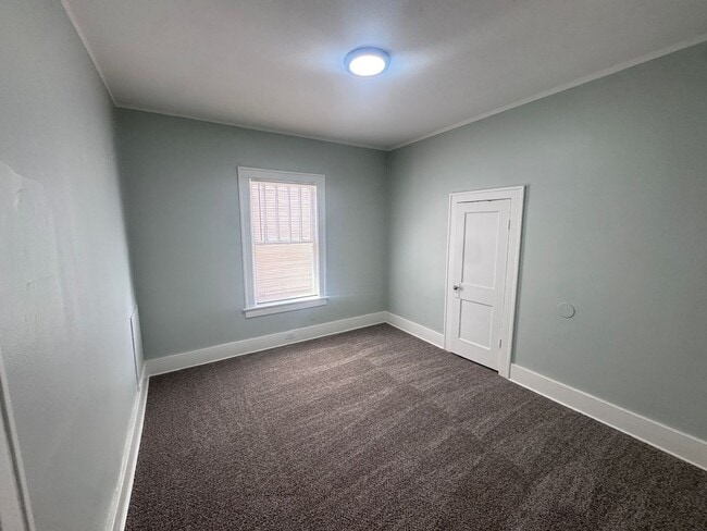 Building Photo - Lower remodeled 2 bedroom duplex