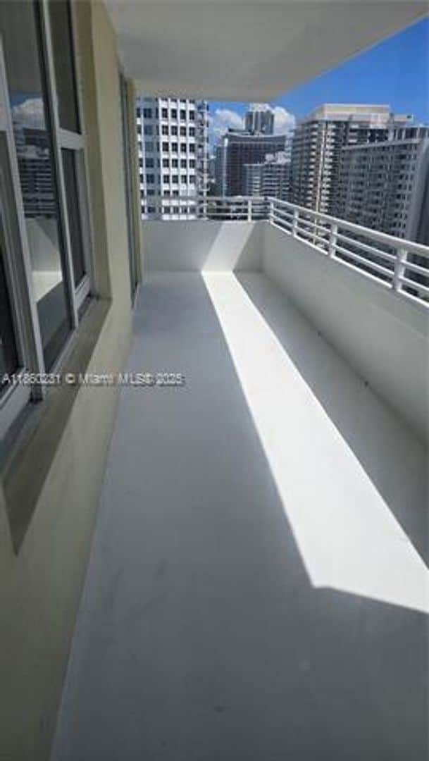 Building Photo - 5600 Collins Ave
