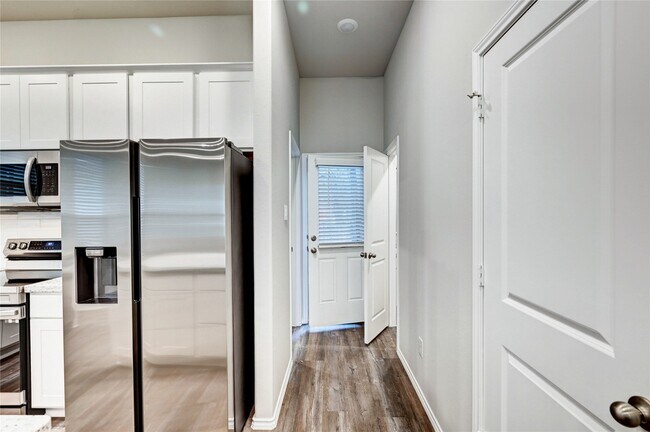 Building Photo - 10196 Barberry St