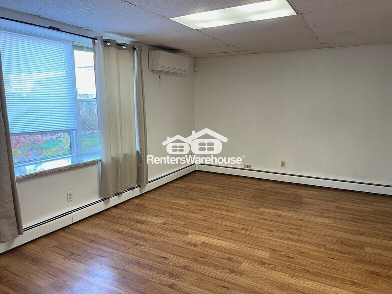 Building Photo - 15 W Marshall St