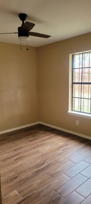 Building Photo - 1900 Lark Ave