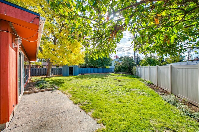 Building Photo - Boise Bench Home w/ Sun Room