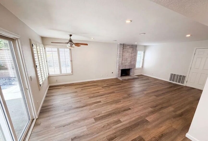 Building Photo - 1338 Cll Galante