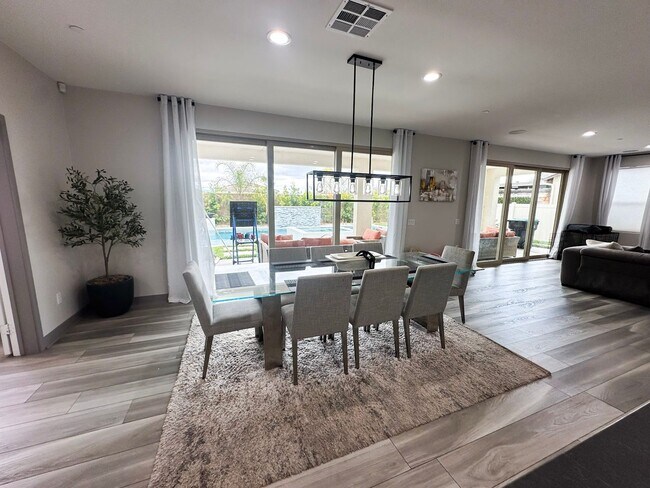 Building Photo - Spencer Crossing 5 Bedroom Modern Pool Home