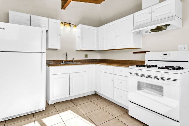 Building Photo - Clairemont Mesa Blvd 4414-4416 Duplex