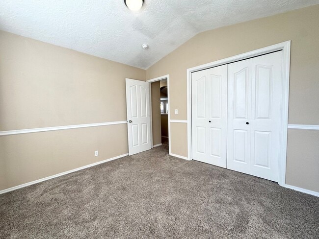 Building Photo - Modern and Updated 3bd/2b Home for Rent in...