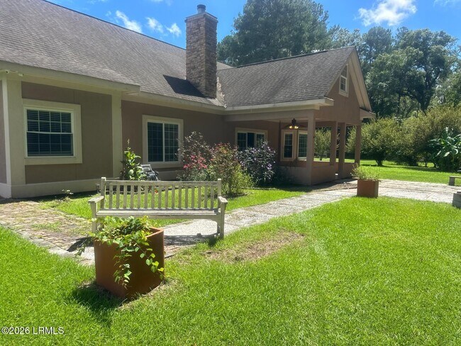 Building Photo - 557 Willie Mae Aiken Dr