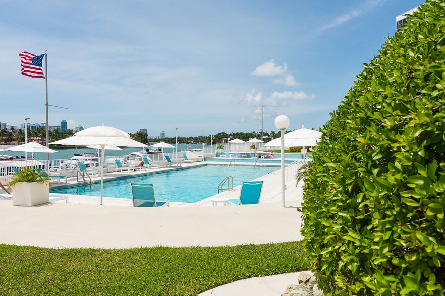 Pool - 900 Bay Dr