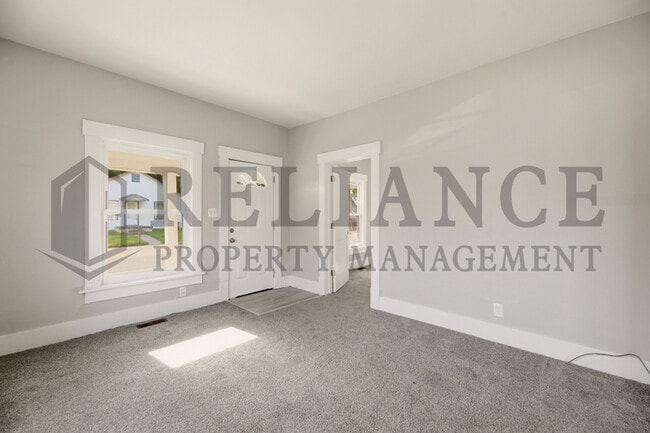 Building Photo - 619 Houser Dr
