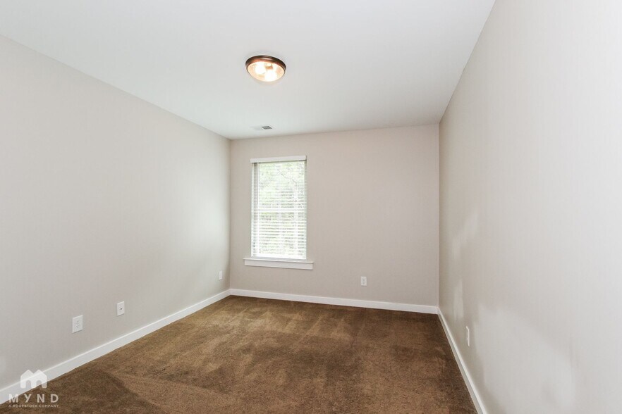 Building Photo - 15534 Tide Water Ct