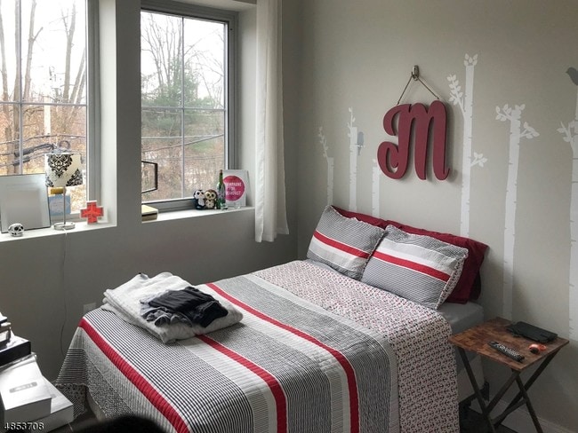 Building Photo - 10 Ford Ave