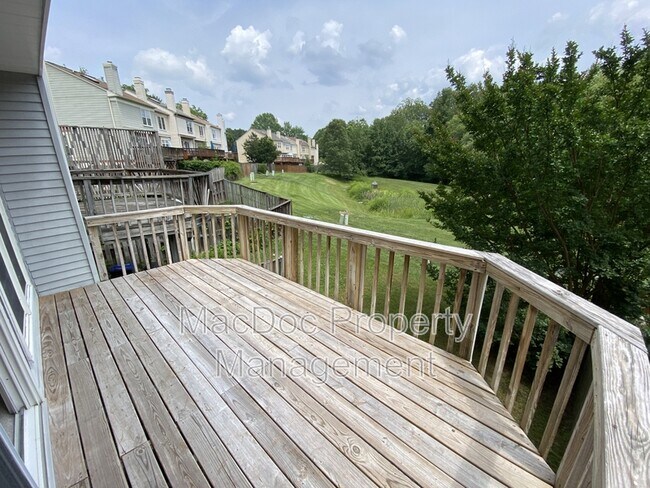 Building Photo - 106 Batley Ct