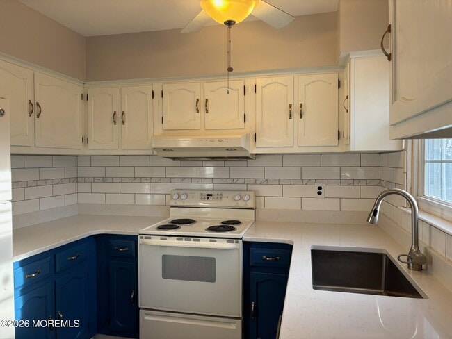 Building Photo - 2B Bristol St