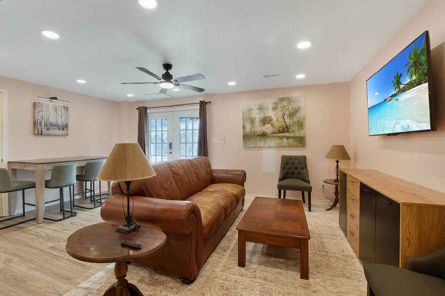 Building Photo - 12614 Bay Tree Way