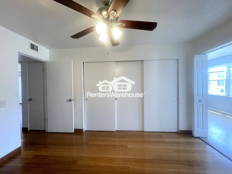 Building Photo - 2433 Brazilia Dr