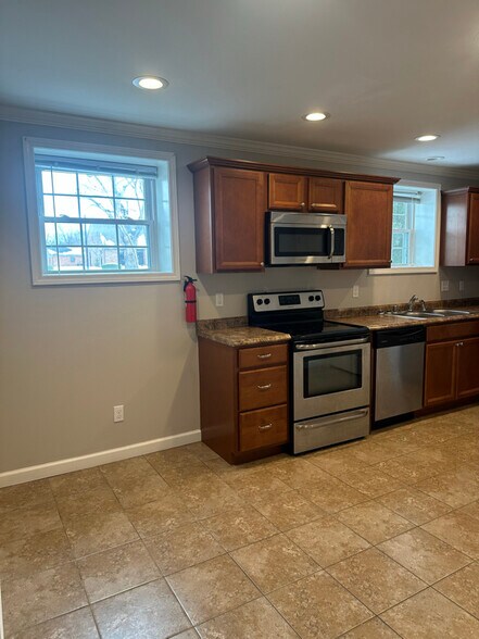 Building Photo - 1611 S Main St