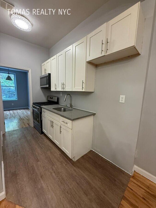 Building Photo - 1235 Union Ave