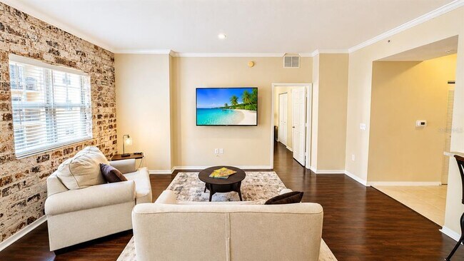 Building Photo - 1064 N Tamiami Trl
