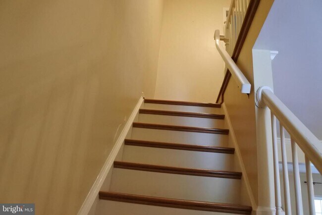Building Photo - 2113 Kings Mill Ct