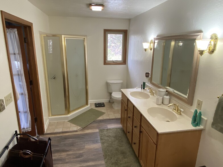 Master bath - 15175 E Coachman Dr