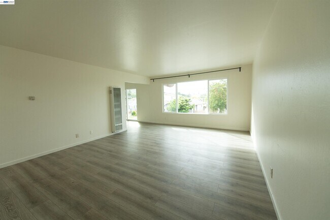 Building Photo - 3639 Patterson Ave