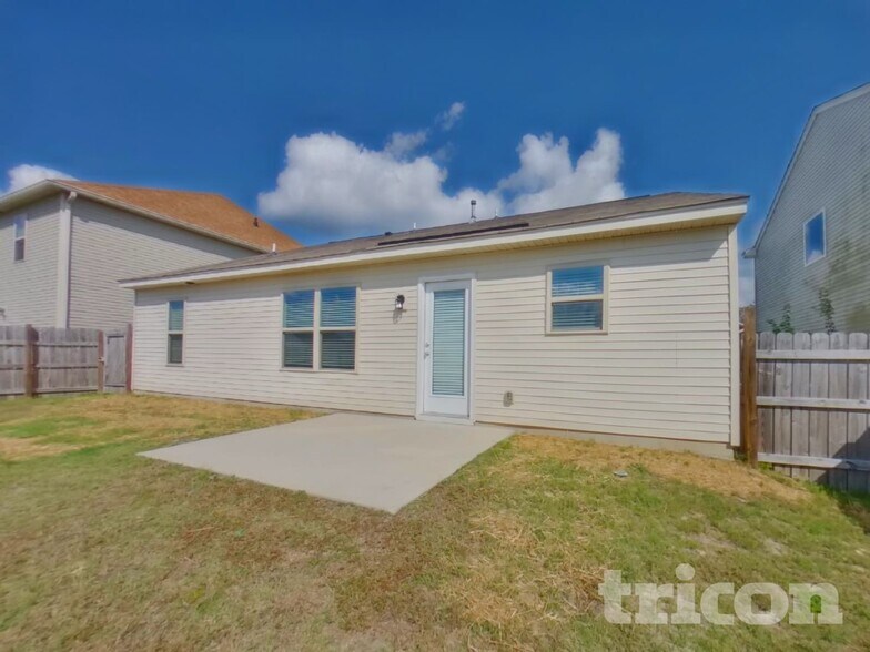 Building Photo - 711 Tallaran Rd