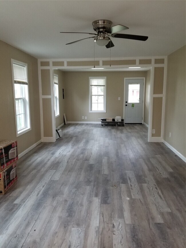 Building Photo - 12409 Dumas St