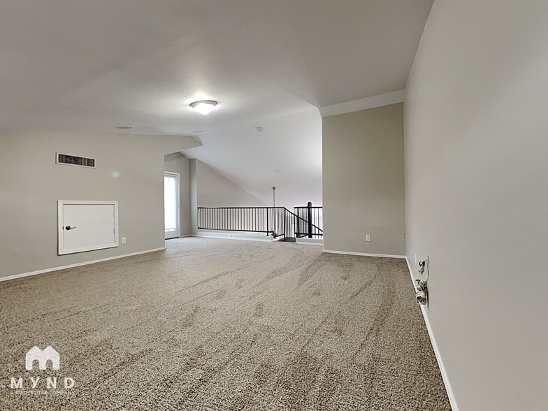 Building Photo - 5733 S 21st Pl