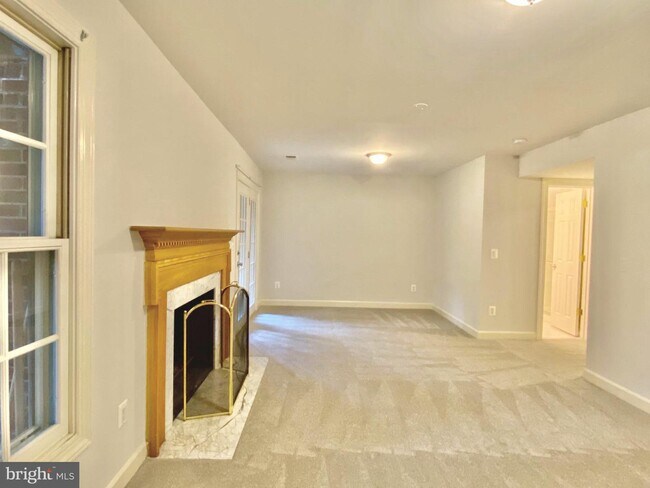 Building Photo - 2110 Eluna Ct