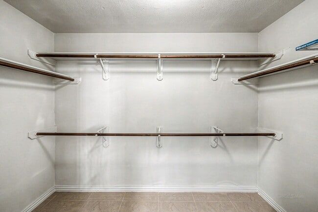 Building Photo - 2126 Highland Bay Ct