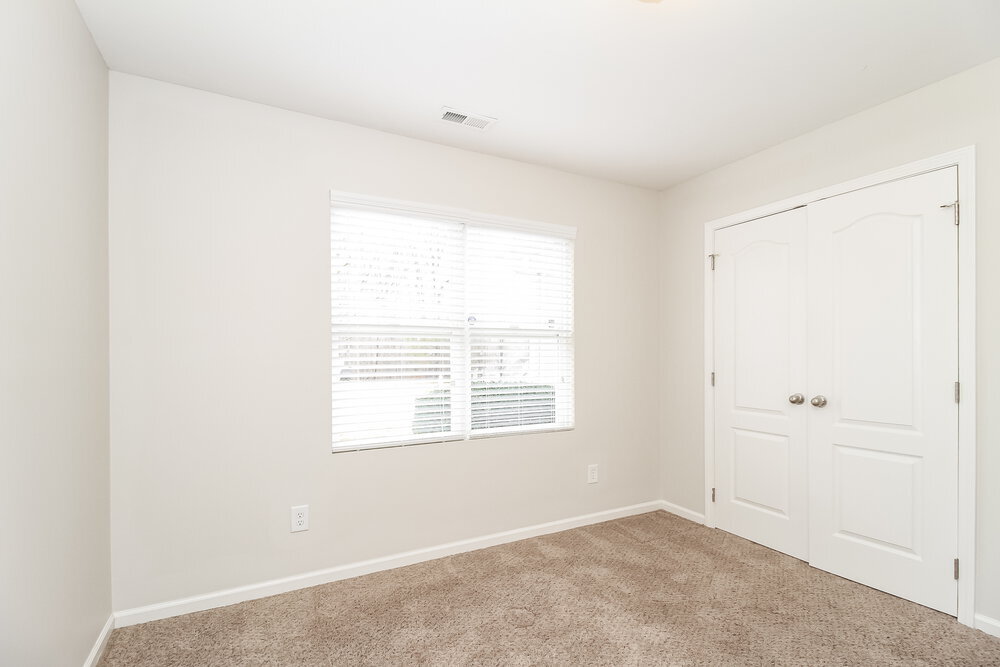 Building Photo - 3720 Cheshire Woods Dr