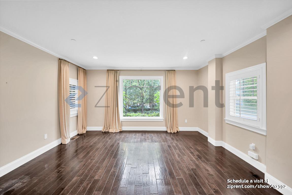 Building Photo - 1147 Centinela Ave